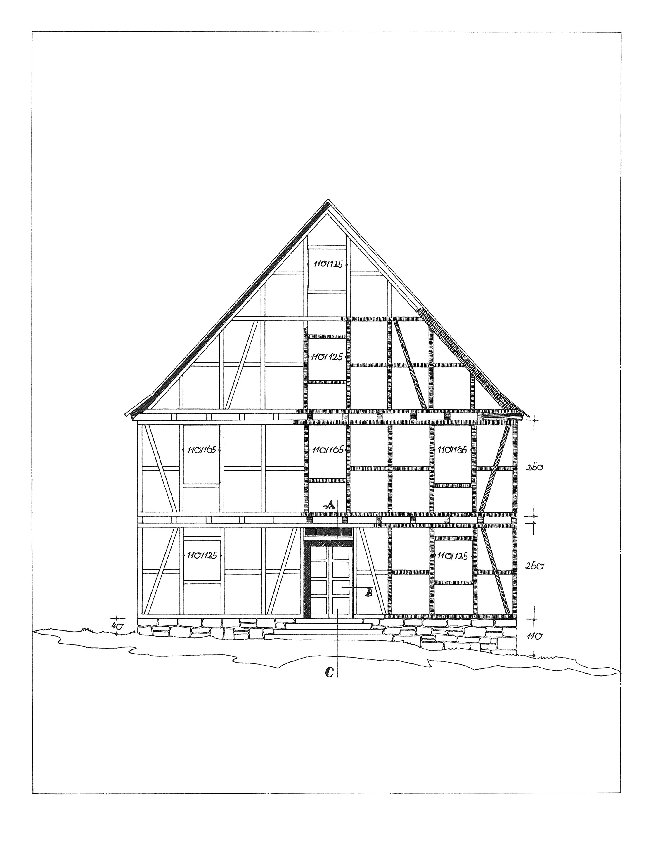 Der zweigeschossige Fachwerksgiebel mit Details