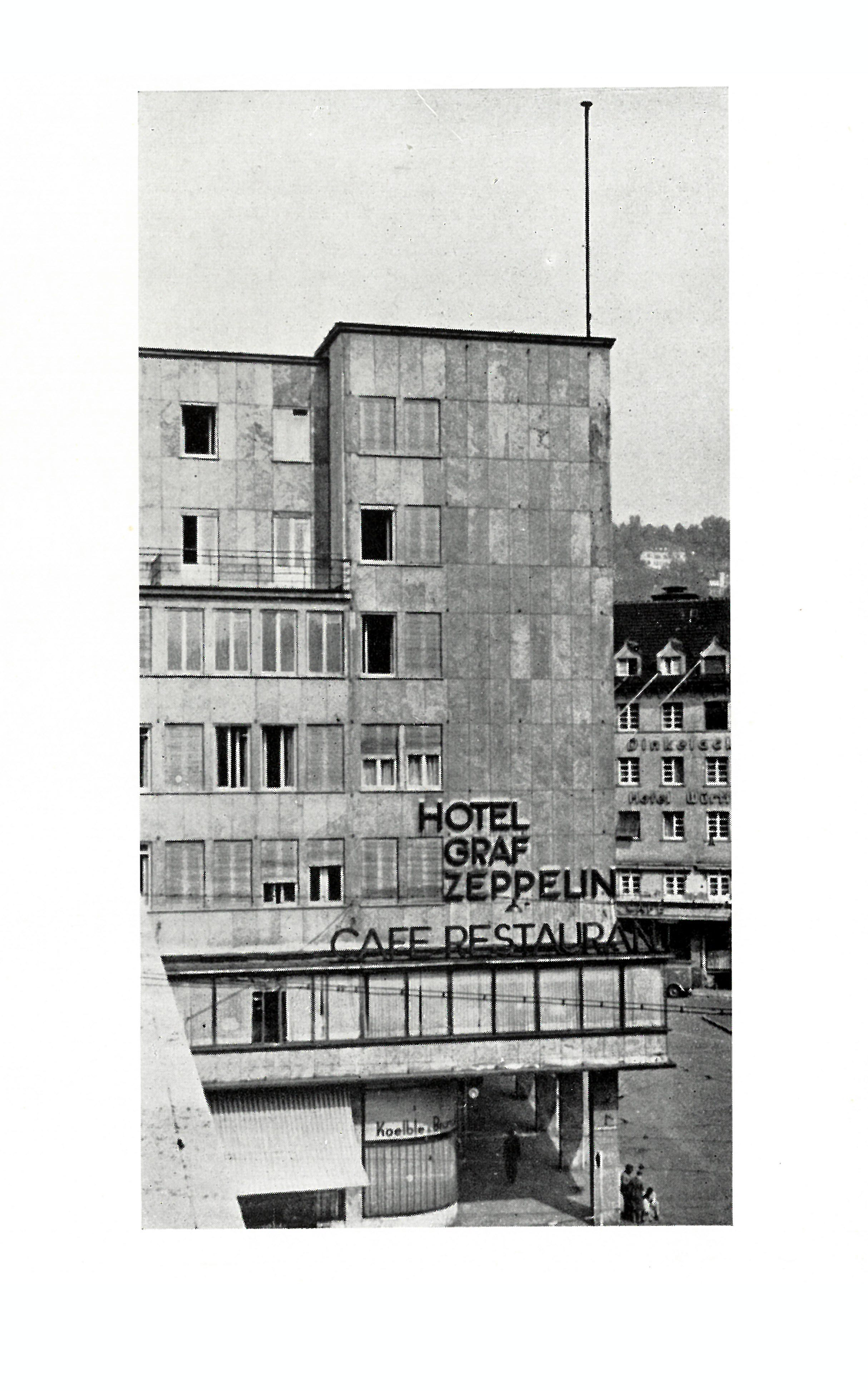 Bild 53. Kalksteinplattenverkleidung über einem Stahlgerippebau. Kein Mauerwerk im Verband, sondern eines ausgeprägte Plattenverkleidung. (Arch. Paul Bonatz [Anm. d. Red.])
