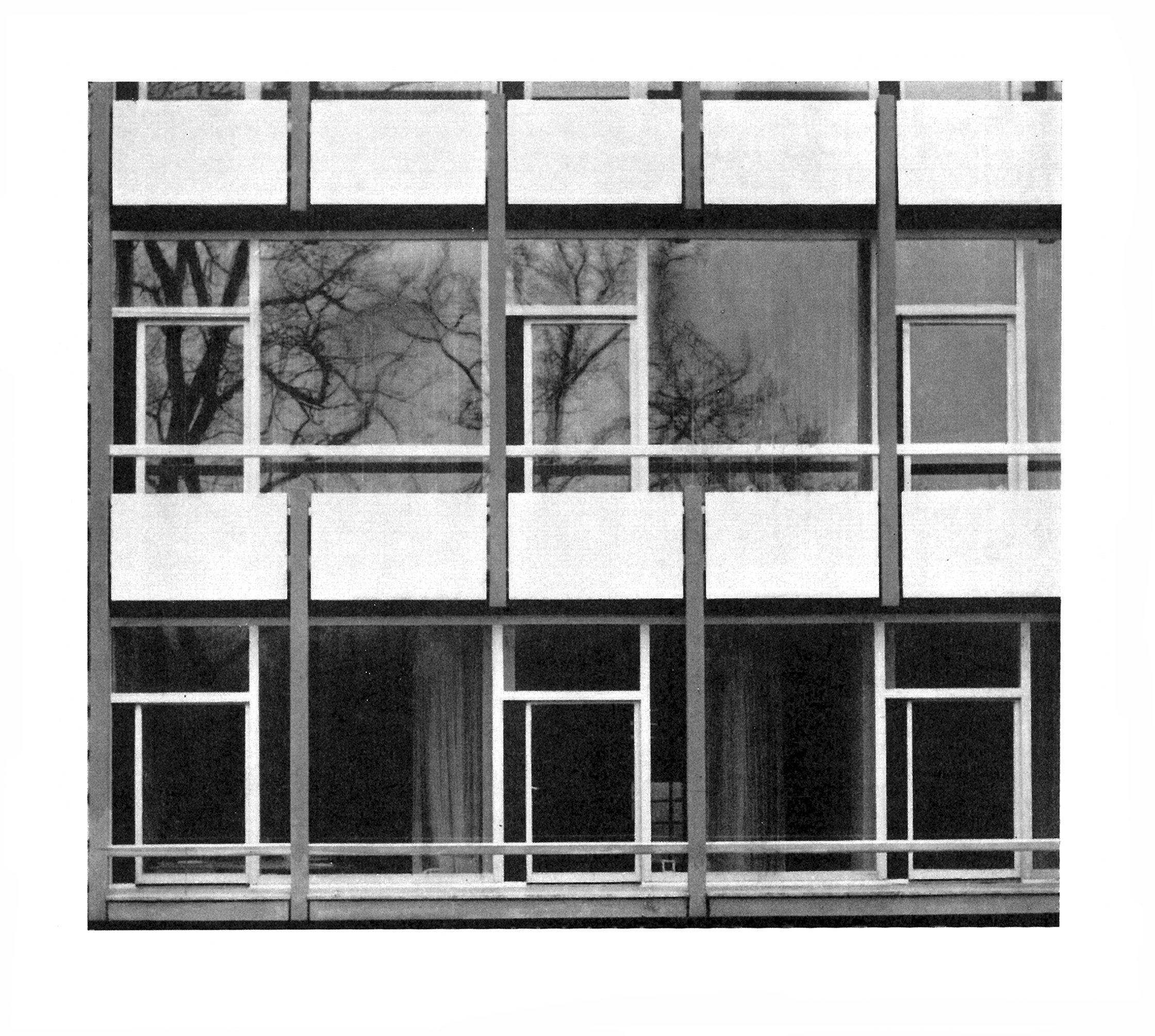 Abb. // Ausschnitt aus der Straßenfront des Hotels Clima in Wien [Anm. d. Red.]