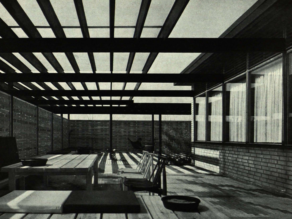 Pergola und Sonnenschutzraster