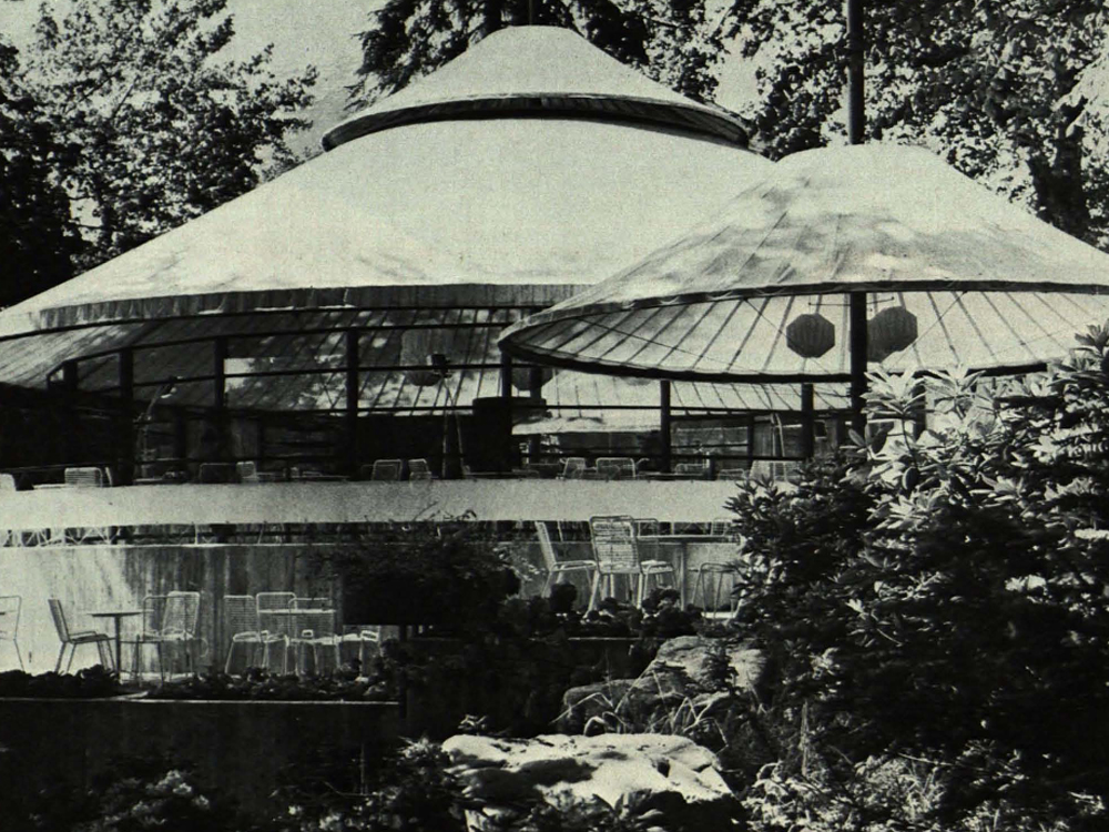 Terrassen mit Zeltüberdeckungen