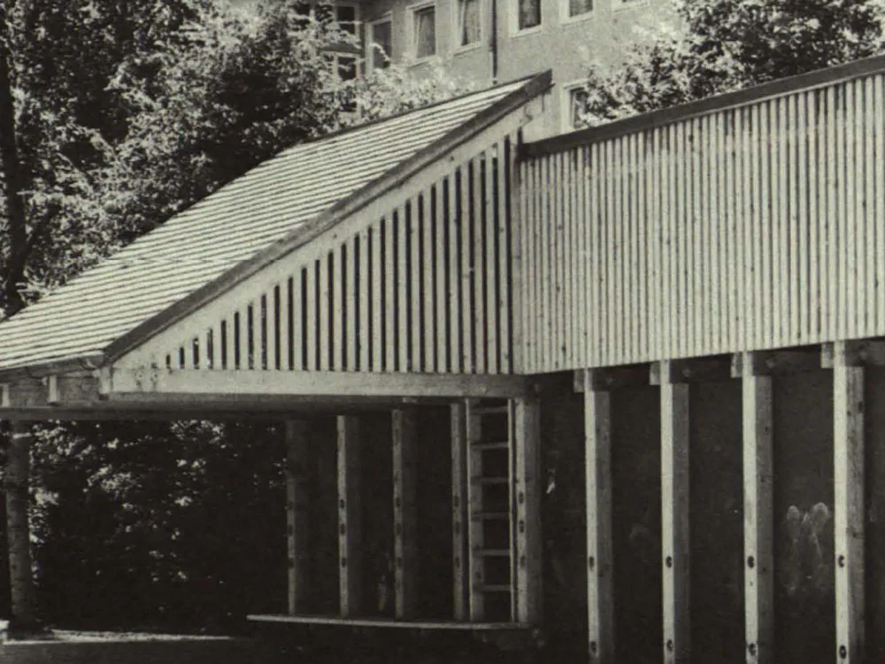 Spielhaus in einer Wohnanlage