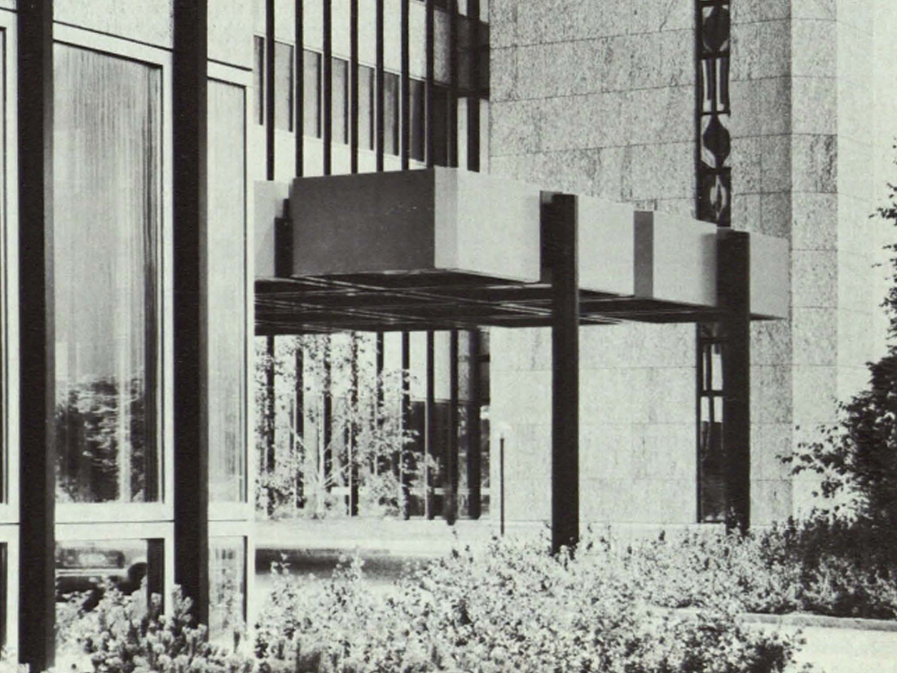 Versicherungsgebäude in München Neuperlach mit Natursteinfassade