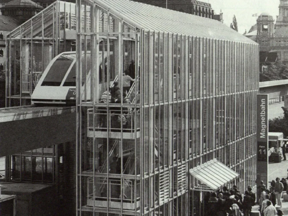 Station der Magnetschwebebahn in Hamburg