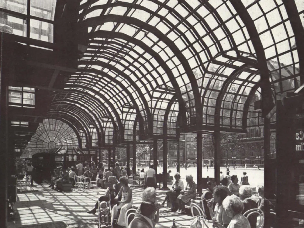 Glasarkaden auf dem Rathausmarkt in Hamburg