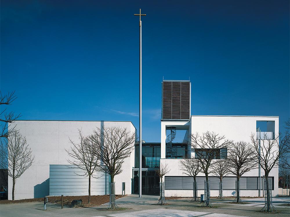 Katholische Kirche und Gemeindezentrum in Neu-Anspach