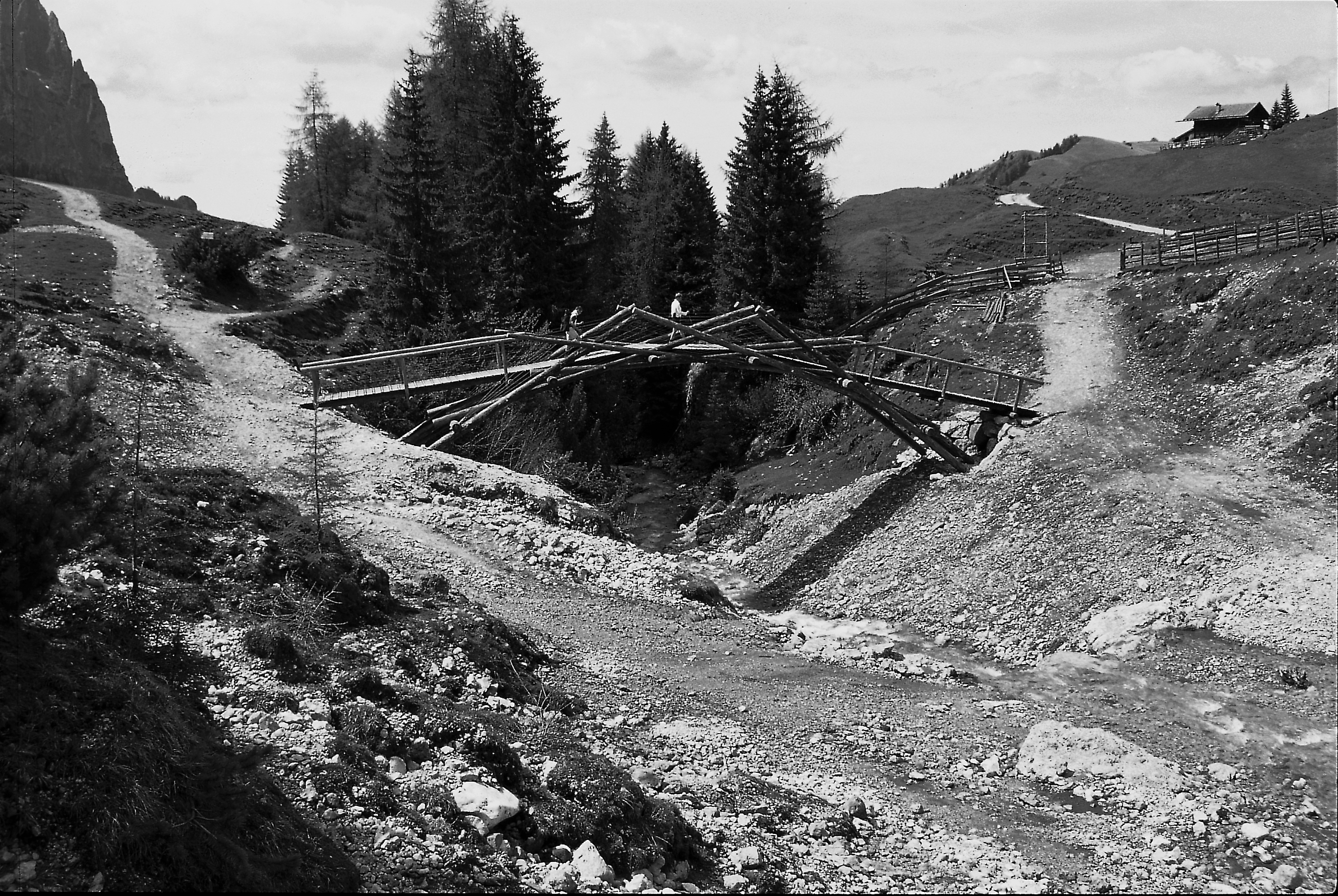 Rundholzbrücke in Südtirol