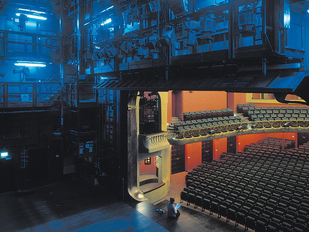 Discussion: Spatial Art for the Theatre - Observations on Architecture in Modern Stage Design