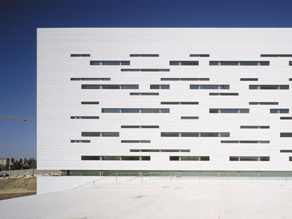 Rektoratsgebäude der neuen Universität in Lissabon