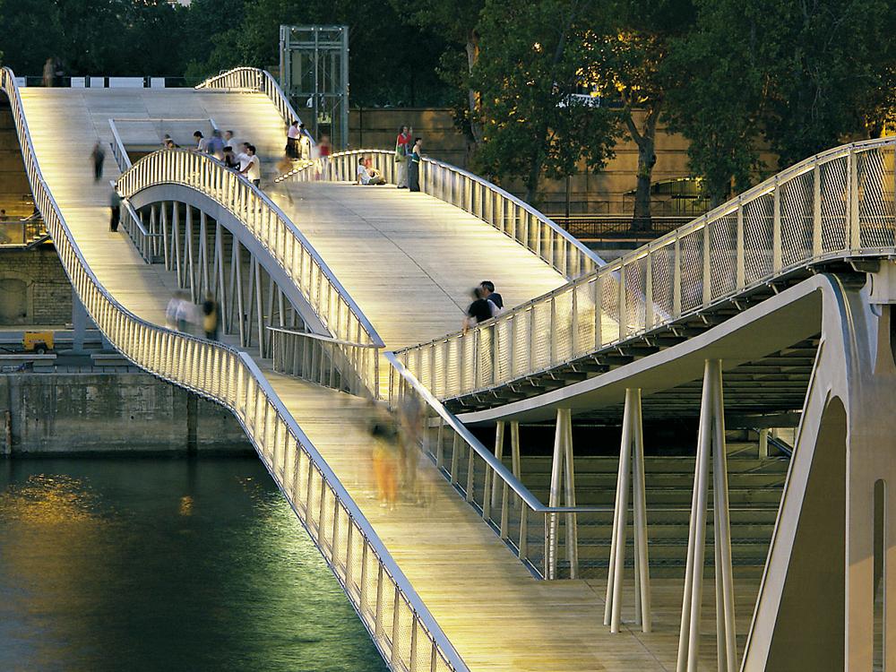 Fußgängerbrücke in Paris