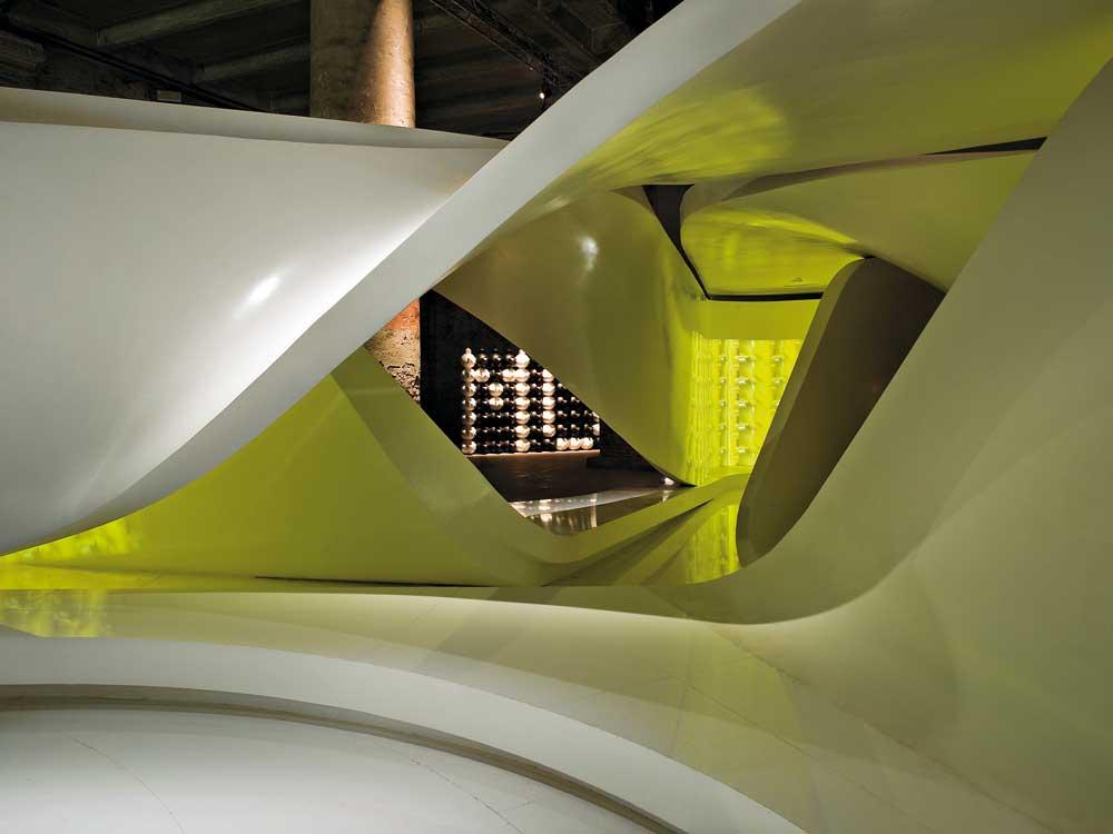 From Space Lab to SlumLab - Architecture without Architecture?