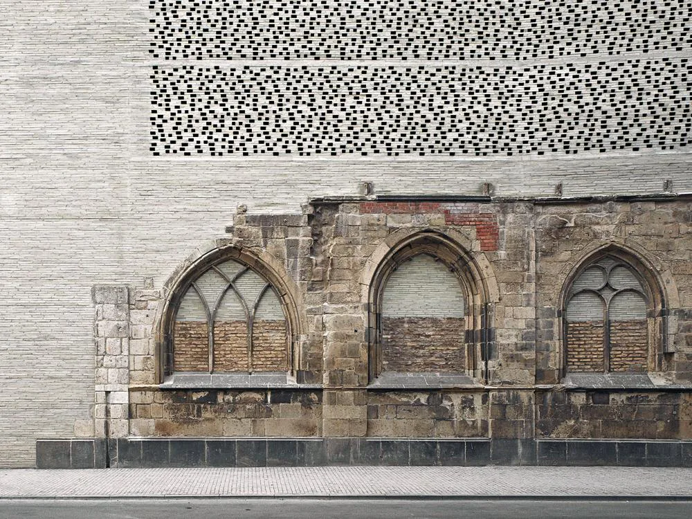 Discussion: Simply Brickwork? How Bricks Can Be Made to Sing