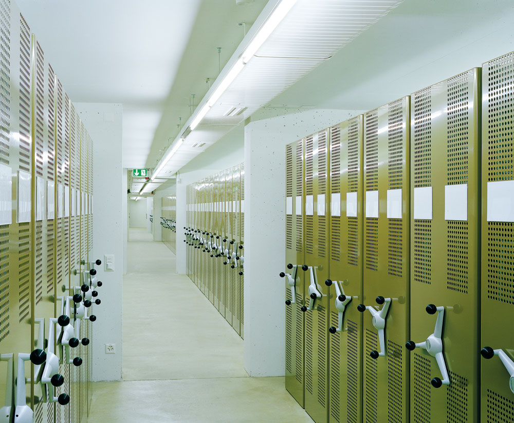 Archivraum mit Rollschränken