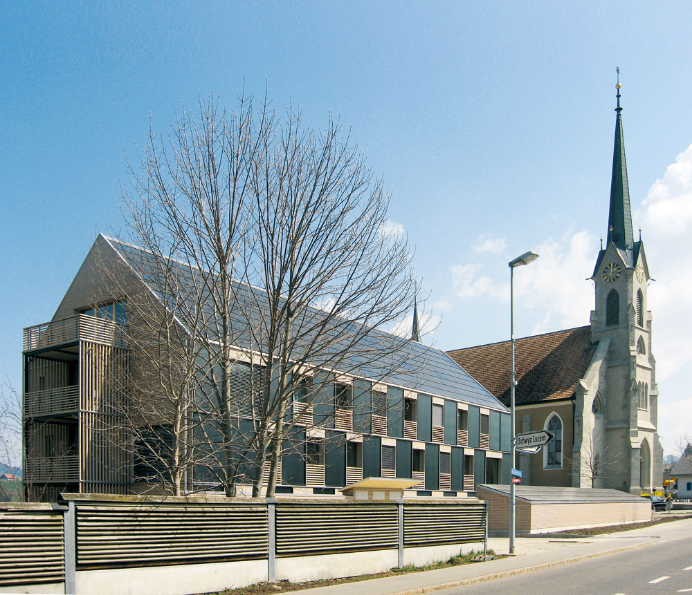 Gesamtansicht von Westen mit Kirche St. Sebastian