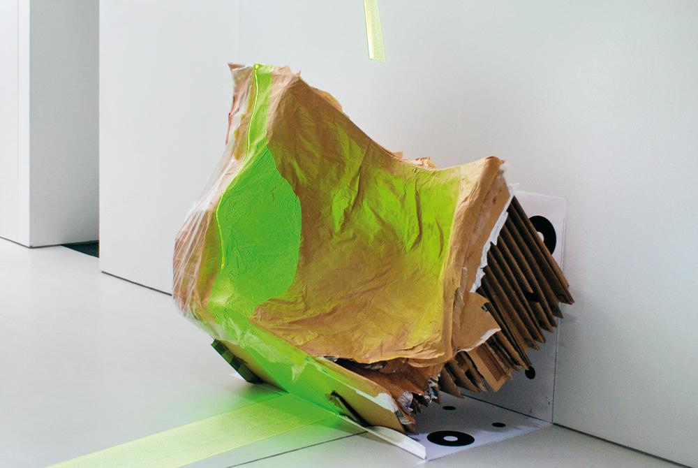 Möbelentwurf von Nadja A. Steinriegler; 1:1-Mock-up; Weiterbearbeitung mit einem  Laserscansystem; detailliertes 3D-Modell der Oberfläche; Bearbeitung des digitalen Modells; Umsetzung in physisches Modell.