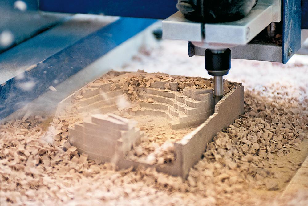 Möbelentwurf von Nadja A. Steinriegler; 1:1-Mock-up; Weiterbearbeitung mit einem  Laserscansystem; detailliertes 3D-Modell der Oberfläche; Bearbeitung des digitalen Modells; Umsetzung in physisches Modell.