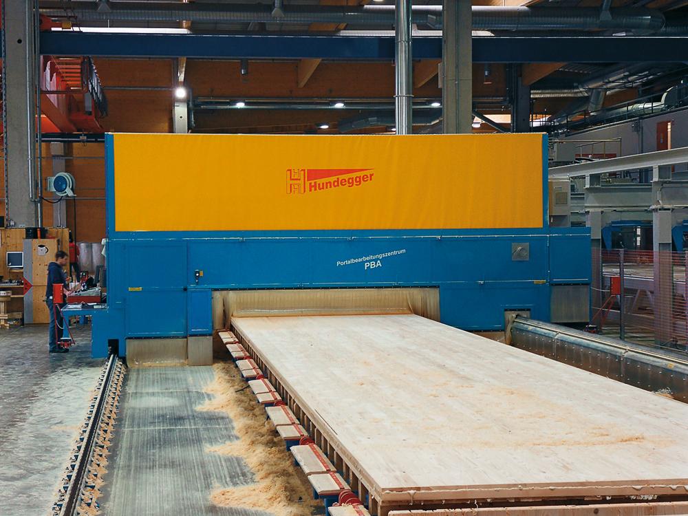 Produktion von CLT-Platten mittels CNC-Abbundanlage