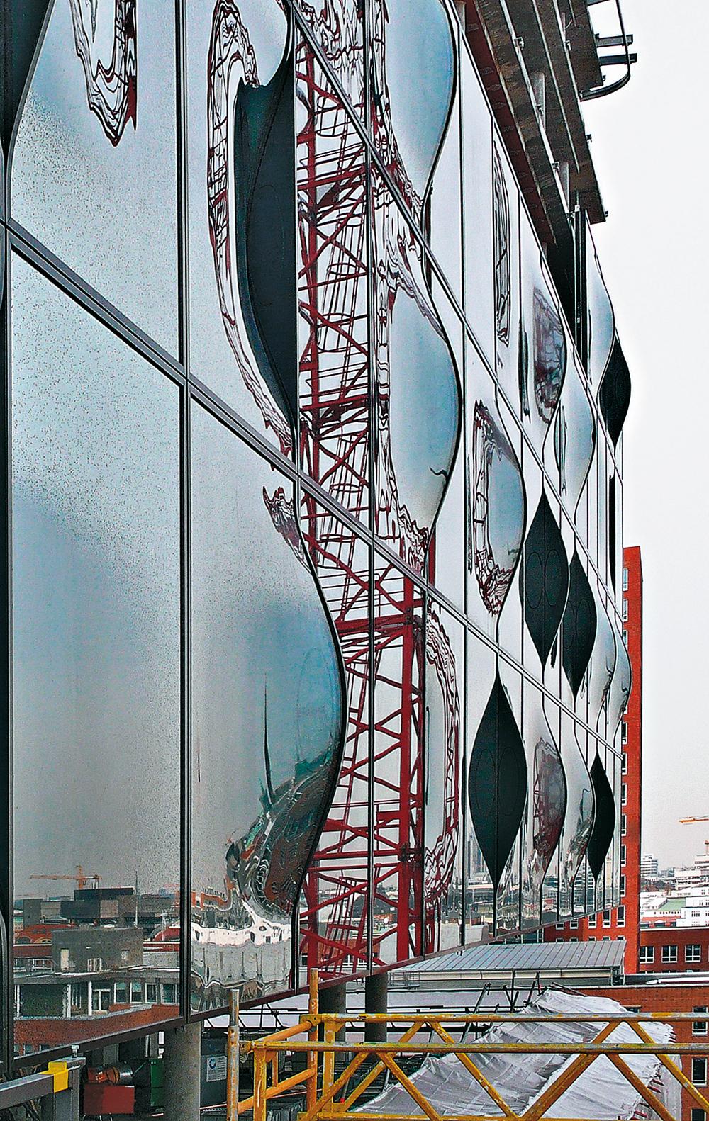 Fassadenmontage, März 2010