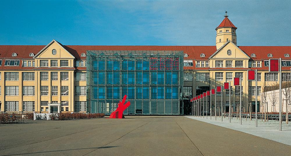 Zentrum für Kunst und Medientechnologie, Karlsruhe, 1993 –95 Architekten: Schweger und Partner