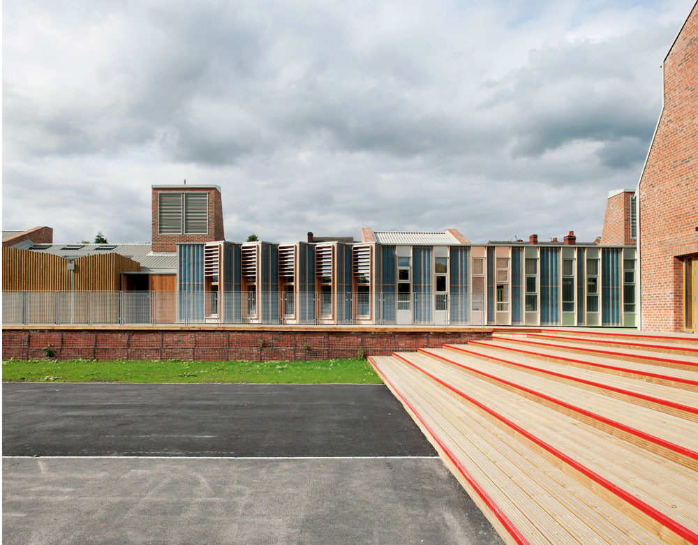 Klassenzimmertrakt (Südansicht) mit Bibliothek