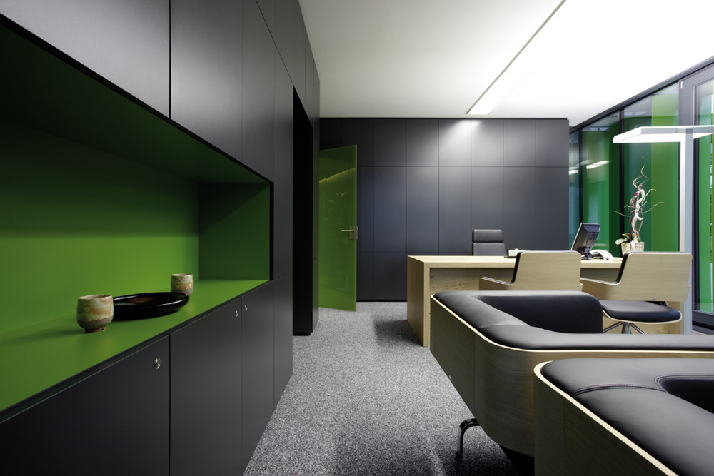 Das Bürgerbüro verfügt über elegante Büro- und Besprechungsräume.
