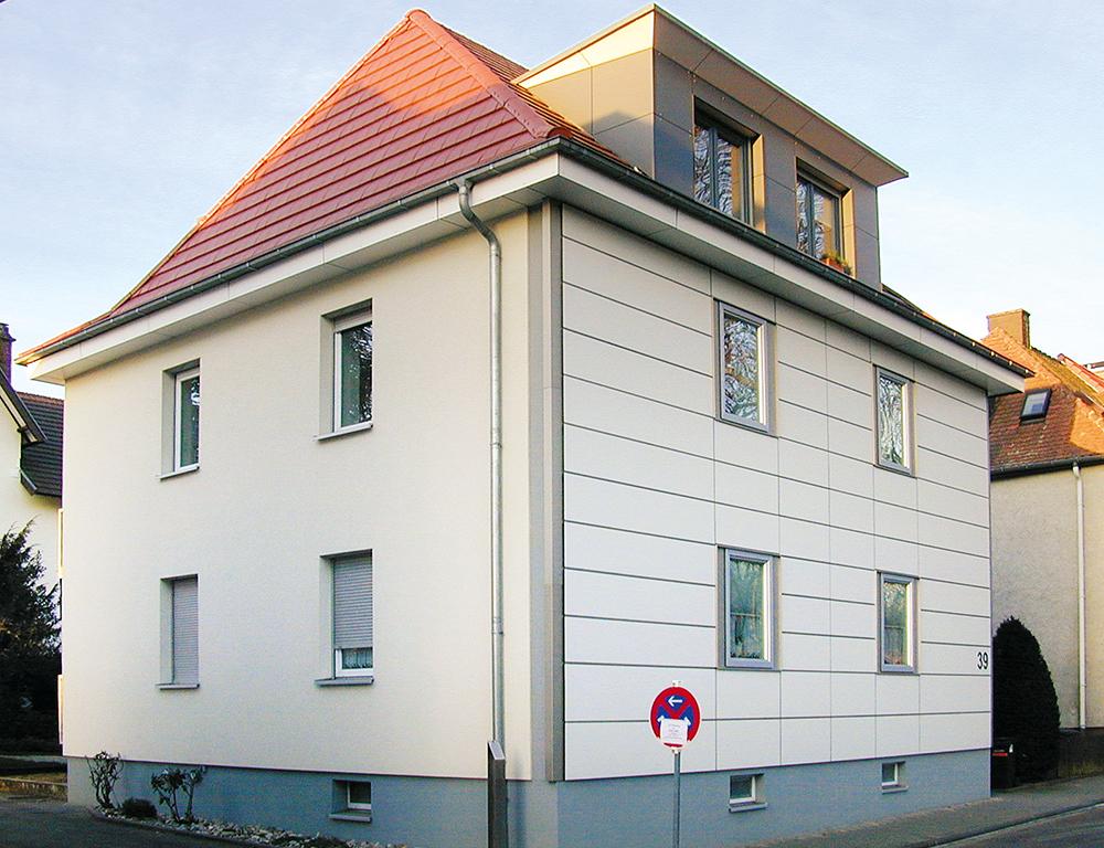 Wohnhaussanierung in Darmstadt
Architektur: planungsgruppeDREI, Mühltal
wissenschaftliche Begleitung: IWU, Darmstadt