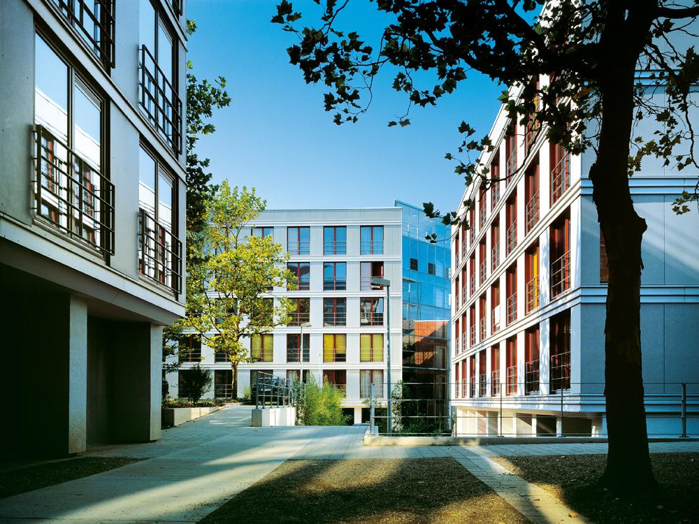 Eines der ausgewerteten Projekte im Rahmen der EnOB-Begleitforschung: 
Studentenwohnheim »Neue Burse« in Wuppertal (Architekten: Architektur Contor Müller Schlüter, Wuppertal)