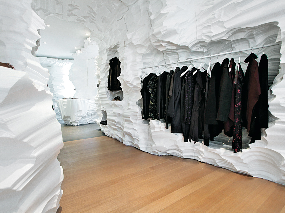 Ladentypus »Weiße Welt«:
Richard Chai Shop, High Line in New York, 2010
Architekten: Snarkitecture