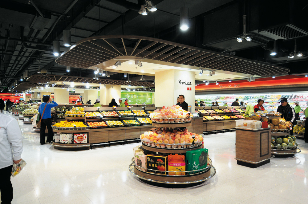 Orientierung durch »Warenwelten«:
Supermarkt Lotus Fresh in Schanghai, 2010
Architekten: HEAD Architecture and Design