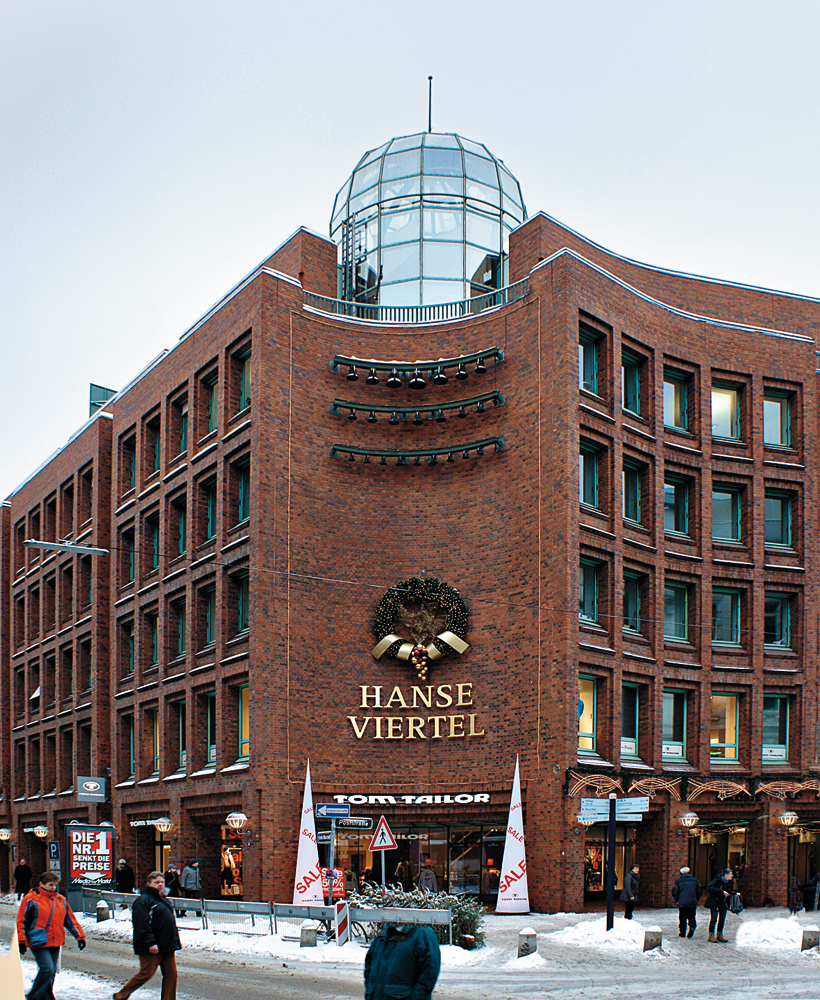 Fassade mit Haupteingang heute