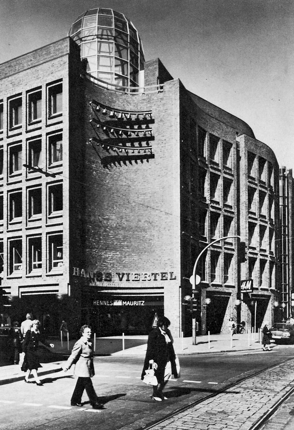 Fassade mit Haupteingang 1980