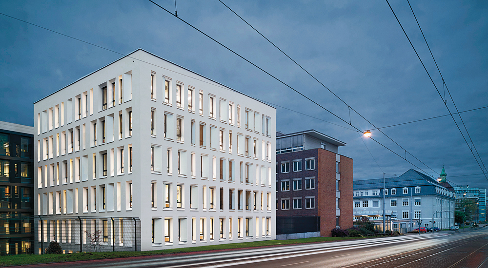 Beispiel quadratische Gebäudeform: Verwaltungsgebäude der Firma Merck in  Darmstadt, 2008 
Architekten: Eisele Staniek + architekten