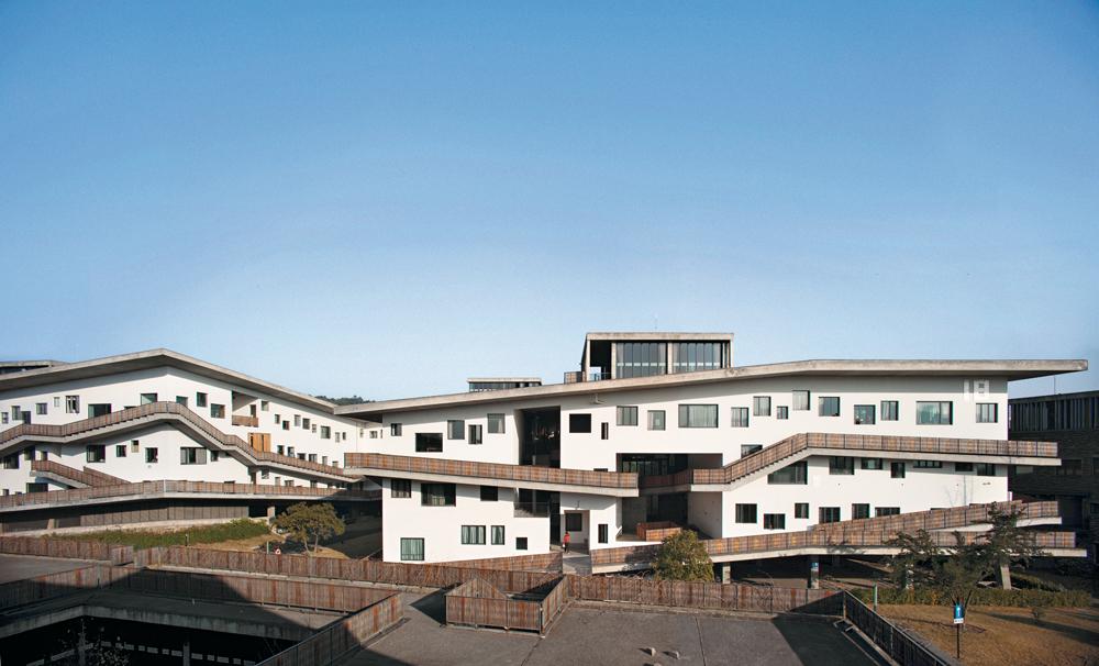 Xiangshan-Campus der China Academy of Art in Hangzhou, 
1. Bauabschnitt 2002–2004, 
2. Bauabschnitt 2004 – 2007