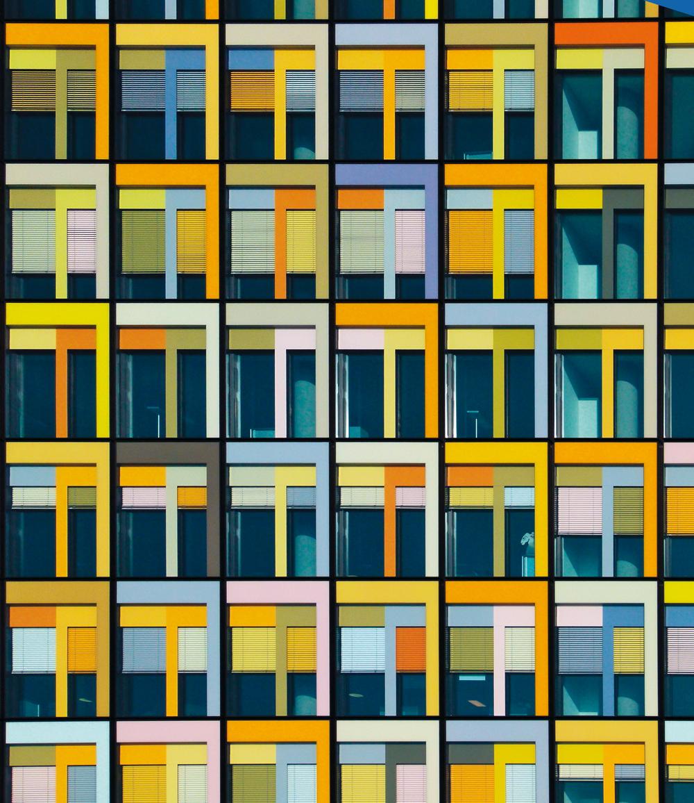 Zweischalige Fassade mit Prallscheibe, Lüftungsklappe und Volumenstromregler 
ADAC-Hauptverwaltung in München
Sauerbruch Hutton