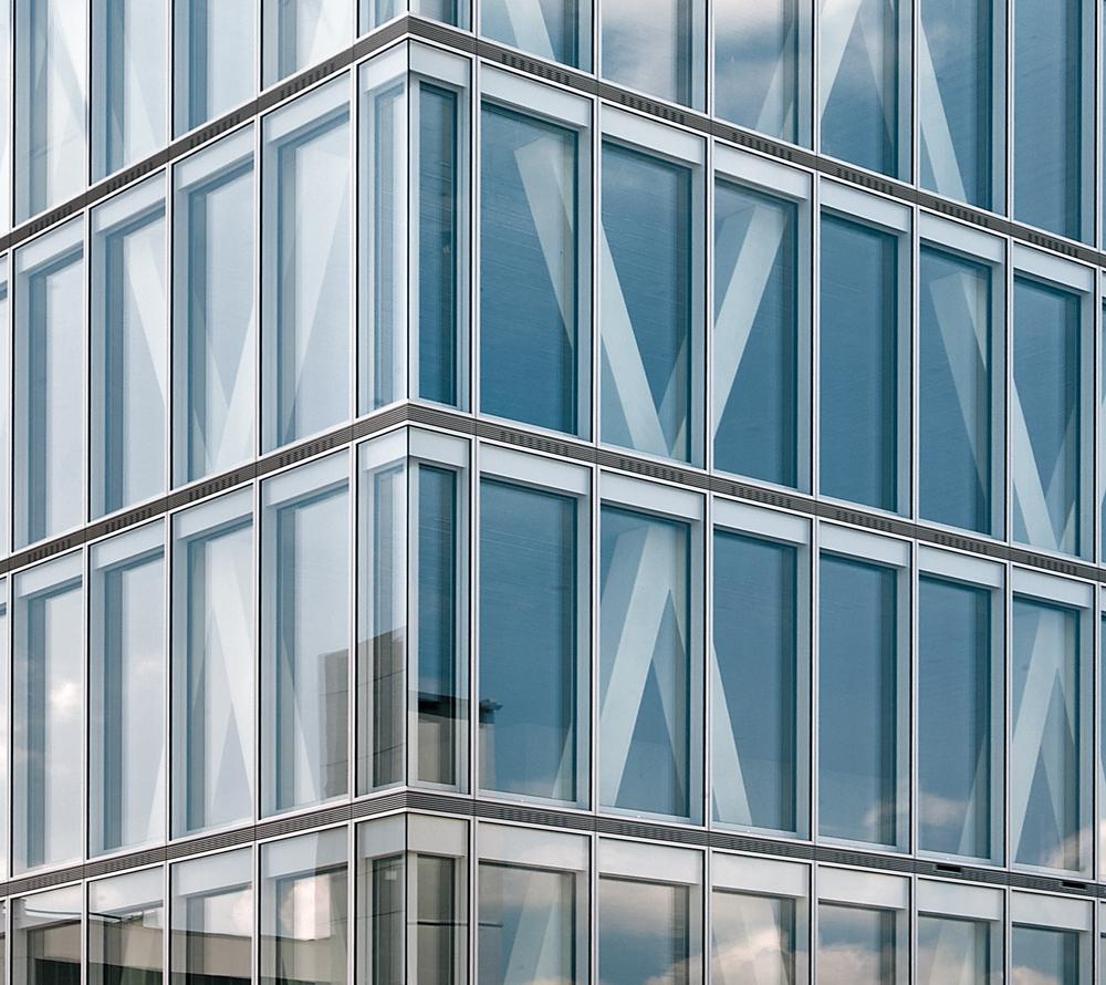 Closed-Cavity-Fassade mit Festverglasung und dezentralen Lüftungsgeräten
Roche Diagnostics in CH-Rotkreuz, 2011
Burckhardt + Partner