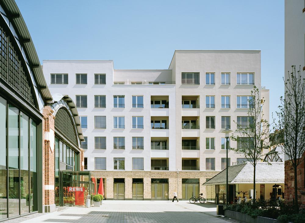 Beispiel für öffentlich geförderten Passivhaus-Wohnungsbau: Wohnbebauung »Campo« in Frankfurt/Main; Entwurf: Stefan Forster Architekten)