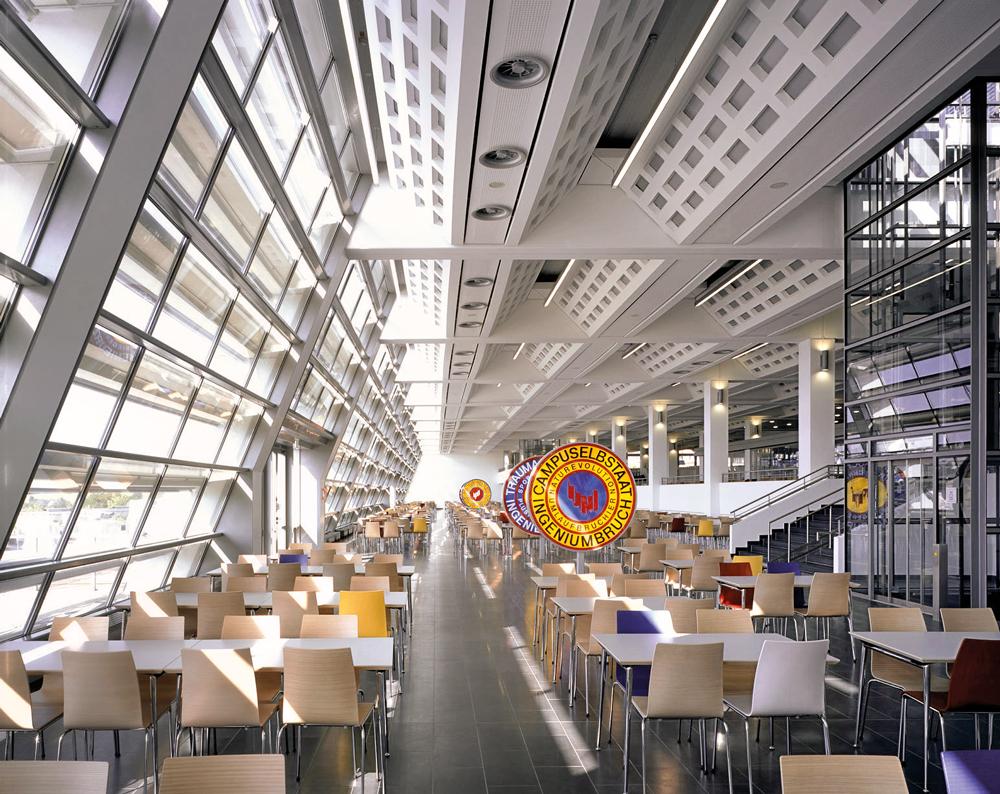 Mensa Ruhruniversität Bochum, Architekten: HPP Heinrich-Petschnigg & Partner, 
Realisierung Gebäude: 1970 / Umbau Mensabereiche: 2006, Küchenplaner: Kuhn und Partner, Sitzplätze im Innenbereich: 2000