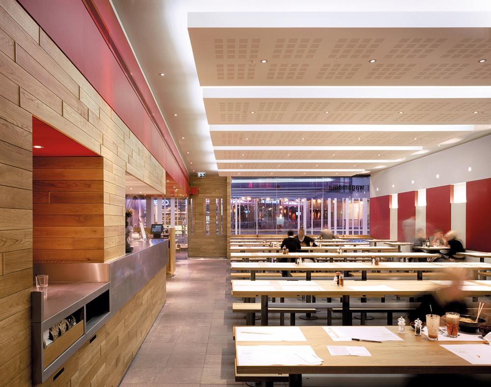 Restaurant Wagamama in London, 2002
Architekten: Walker Bushe Architects