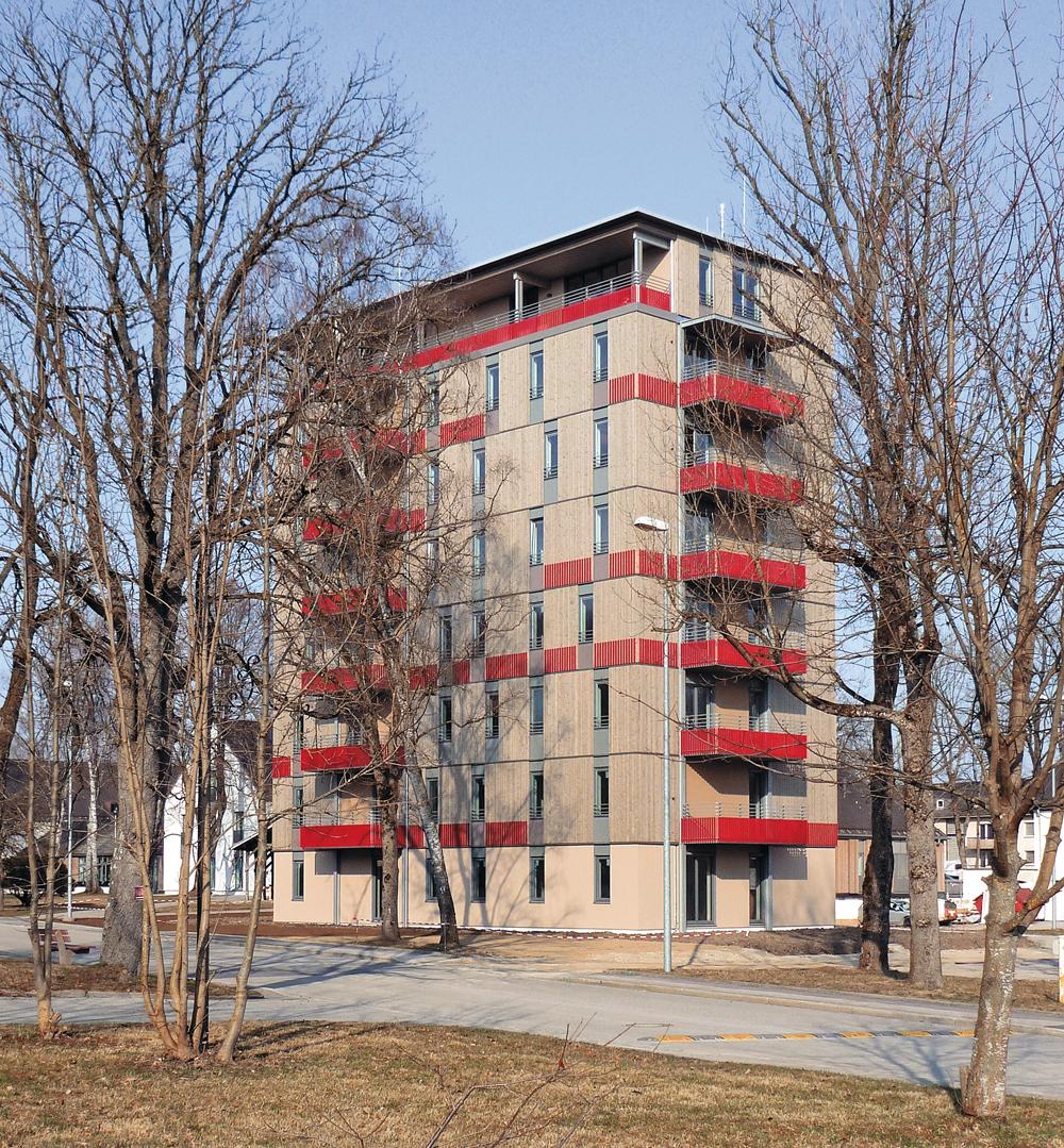 achtgeschossiges Wohn- und Bürogebäude aus vorgefertigten Holzelementen in Bad Aibling, 2012; Architekten: Schankula Architekten/Diplomingenieure