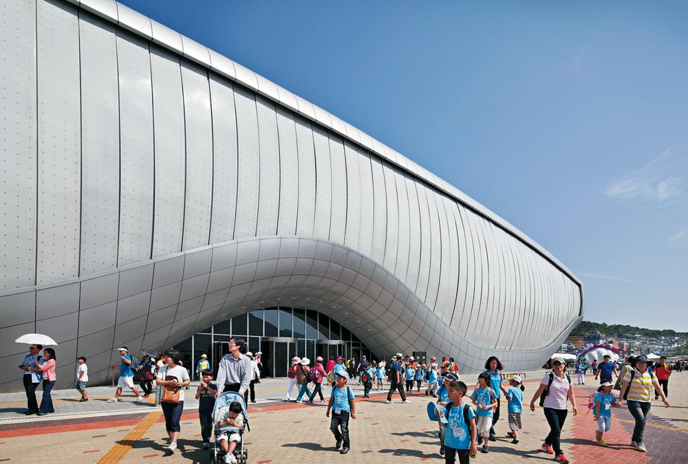 Adaptive Lamellenfassade Themenpavillon  »One Ocean«, Expo 2012 Yeosu, Südkorea
Arch.: soma, Tragwerksplanung kinetische Fassade: Knippers Helbig Advanced Engineering