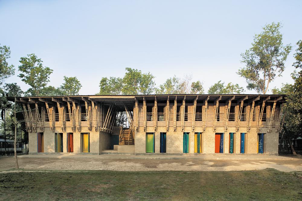 METI »handmade school« in Rudrapur, 2005
Architekten: Anna Heringer, Eike Roswag