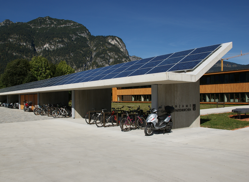 Carport mit Photovoltaikanlage
