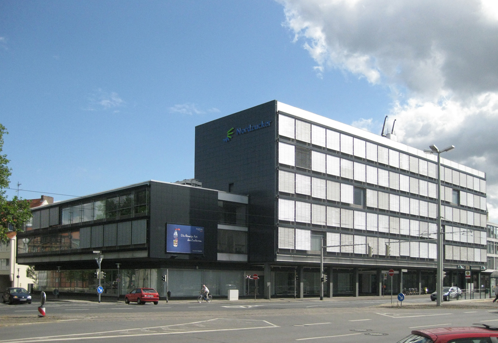 Verwaltungsbau der Nordzucker AG in Braunschweig: Straßenansicht vor der Sanierung