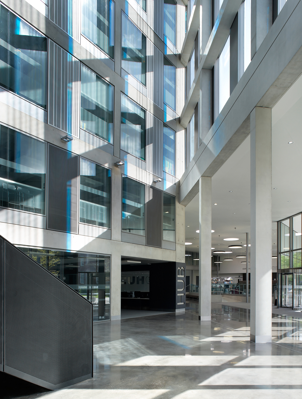 Atrium mit Blick zum Empfang