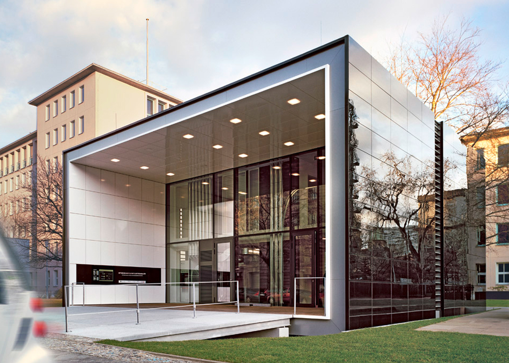 Modellgebäude im Effizienzhaus-Plus-Standard in Berlin  (Architektur: Werner Sobek Engineering & Design; TGA-Planung: Werner Sobek Green Technologies)
