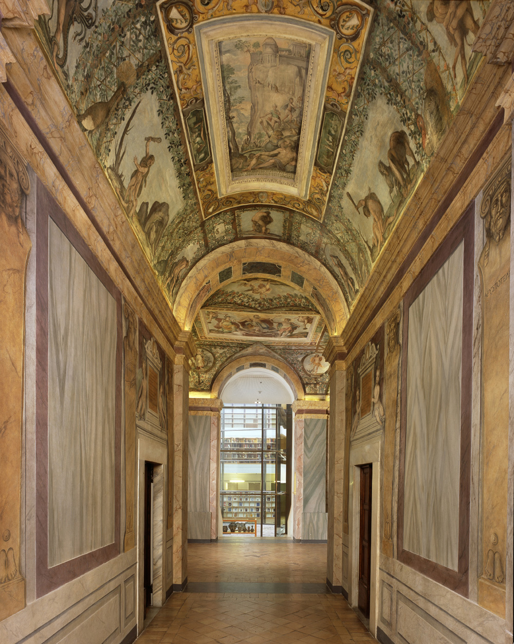 Fresken im Palazzo Zuccari, Blick zum Lichthof