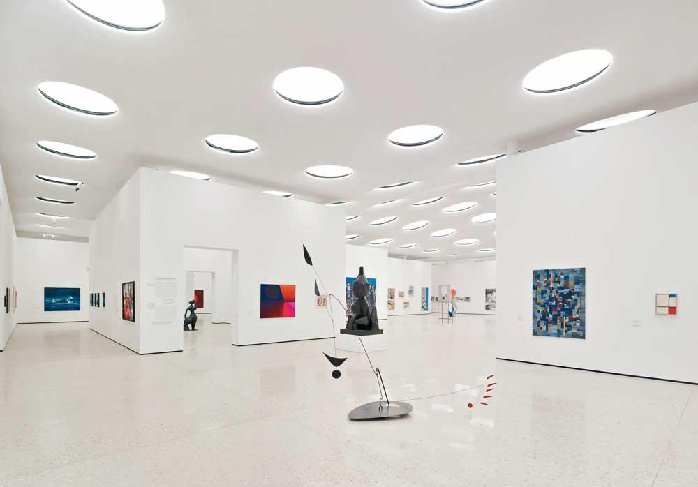 Ausstellungsansicht mit Trennwänden