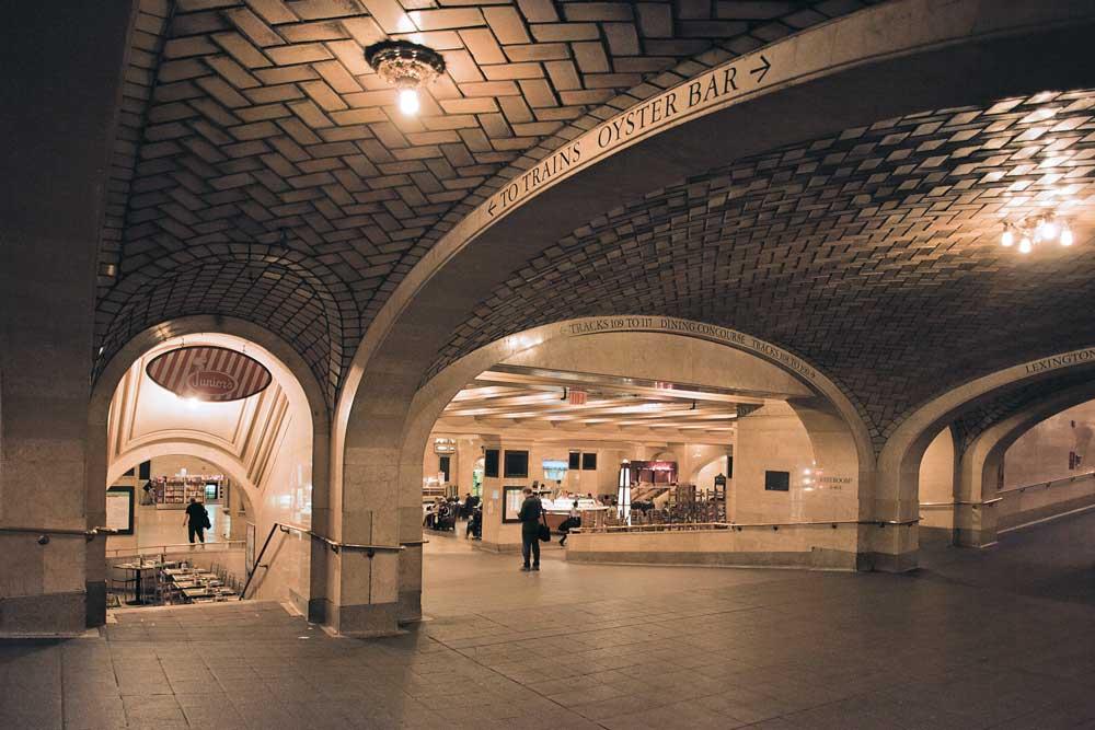 Grand Central Terminal, New York City, untere Zugangsebene 1903–1913; Arch.: Warren & Wetmore und Reed & Stern, Gewölbetechnik: Guastavino