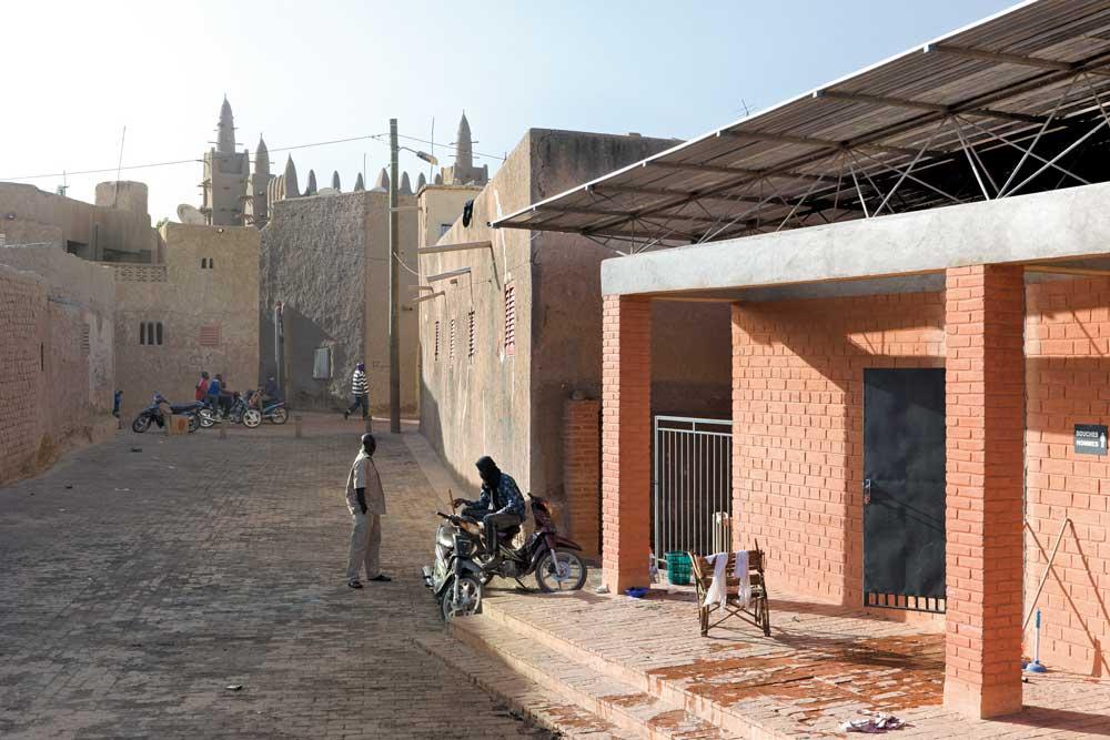 Museum für Lehmbau in Mopti, Mali, im urbanen Kontext