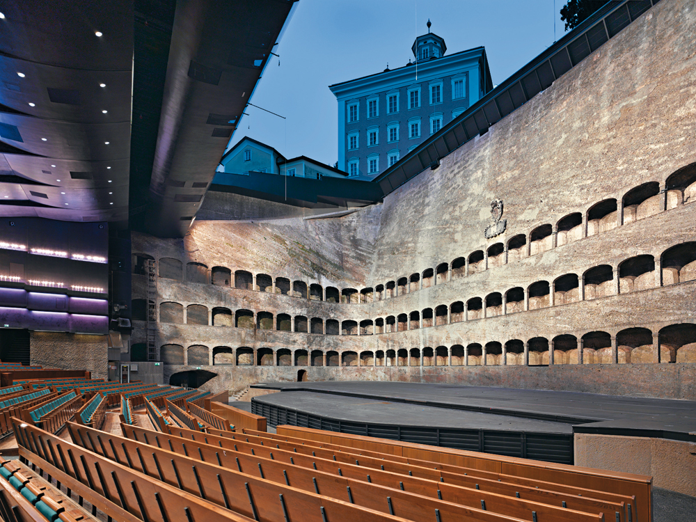 When the roof is completely open, the Felsenreitschule is an openair theatre that offers audiences a clear view of the Edmundsburg.